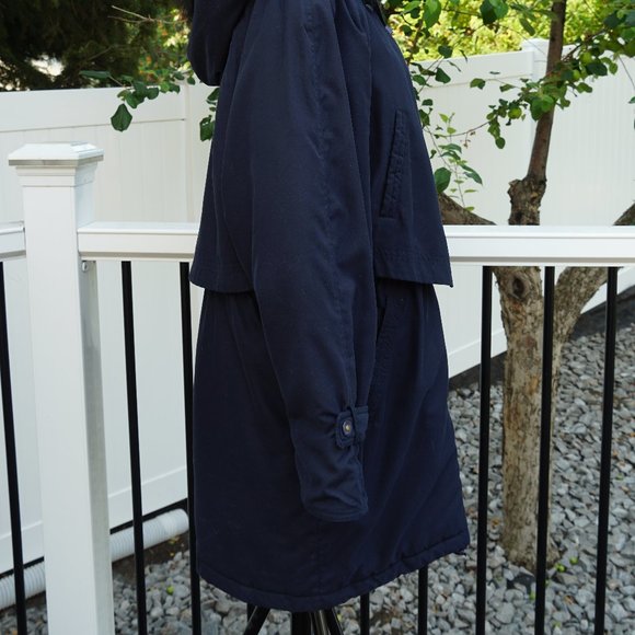 **Vintage** Navy Blue Winter Coat - Picture 3 of 9